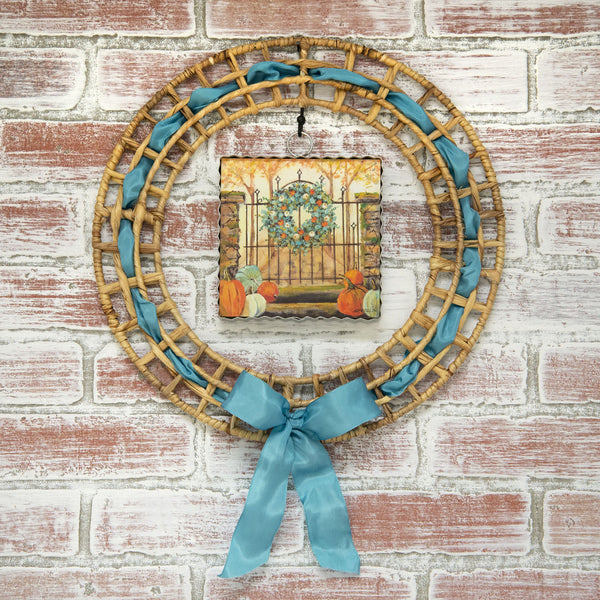 RTC Mini Gallery Round Wicker Wreath Art/Charm Display