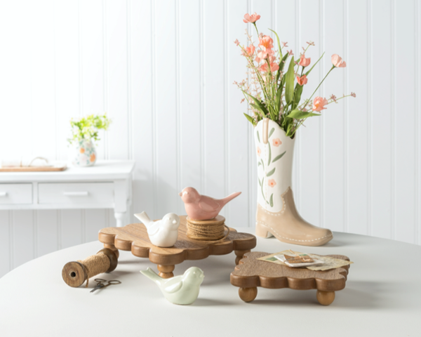 Decorative Scallop Edge Tray with Feet