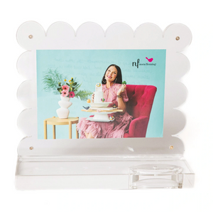 Nora Fleming clearly a-nora-ble: scalloped acrylic frame